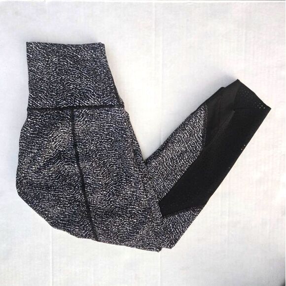Lululemon • Wunder Under Laser Cut Studio Crop Leggings • Size 8 • Black/White - Picture 3 of 11